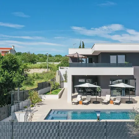 Dekorti Villa *