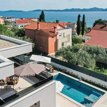 Dekorti Villa Kožino